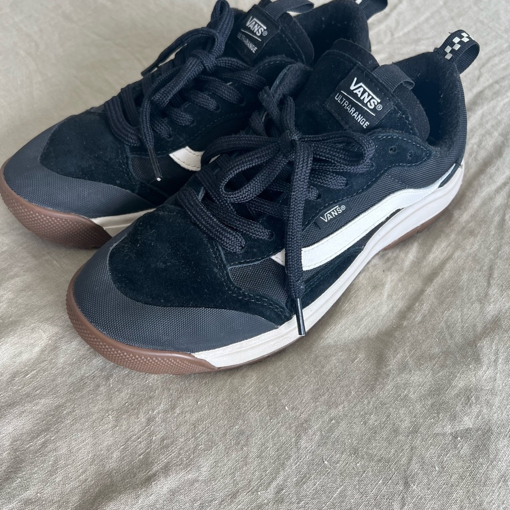 Vans Ultrarange MTE Size 9.5 Women/ 8 Men